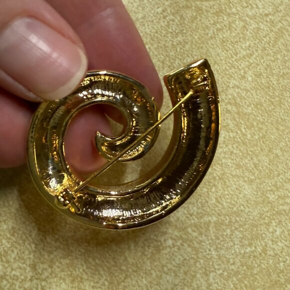Gold Toned Swirl Pin - Picture 2 of 2